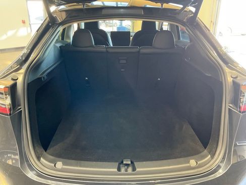 Used 2023 Tesla Model Y Long Range image 21