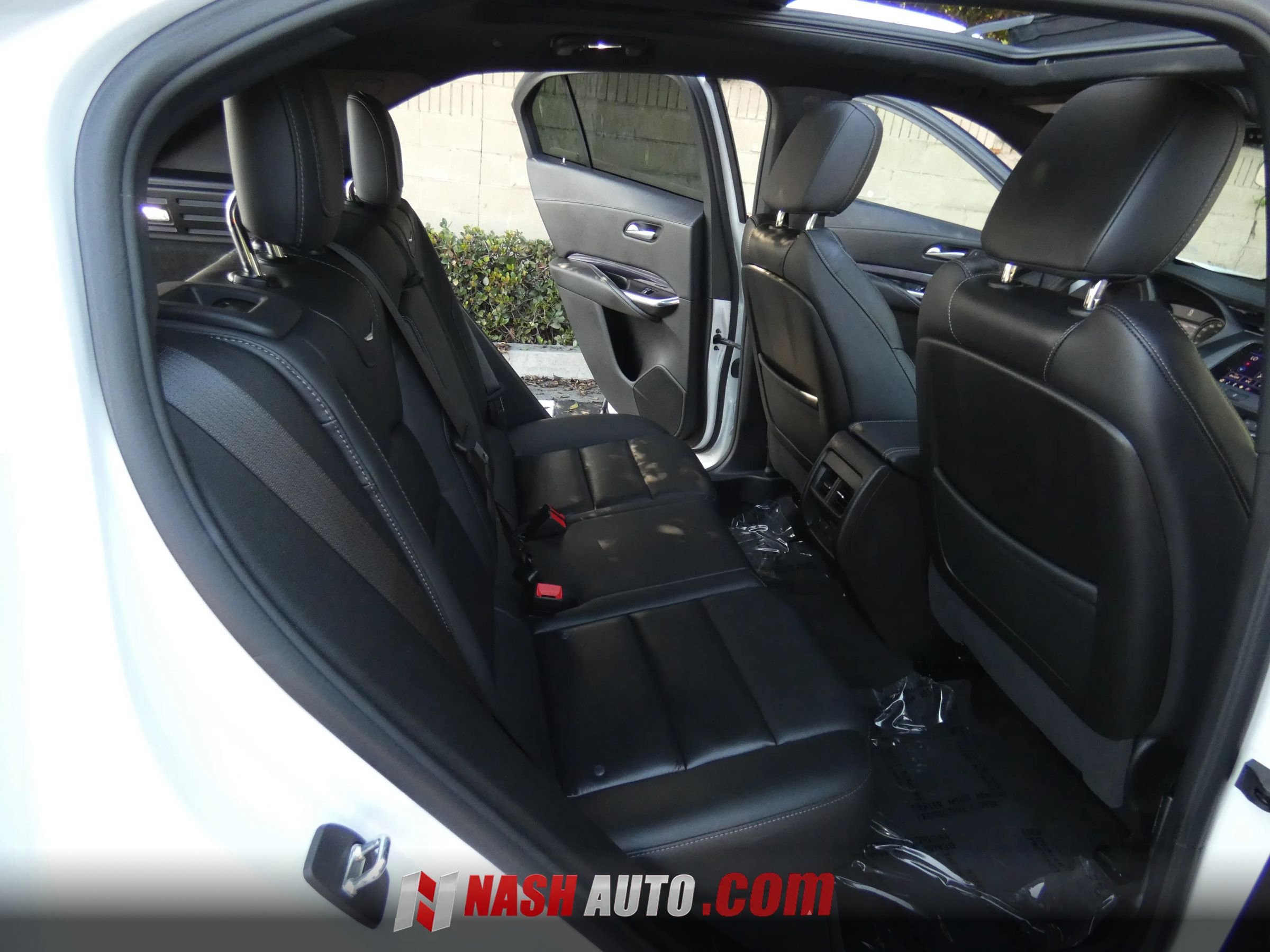 Used 2023 Cadillac XT4 Luxury w/ Cold Weather Package FWD image 36