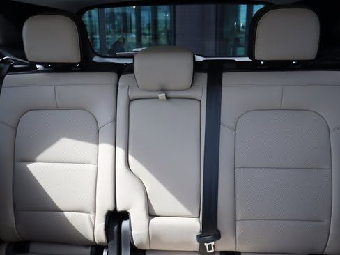 Used 2022 Ford Escape SEL image 18