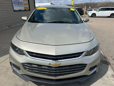Used 2016 Chevrolet Malibu LT image 2