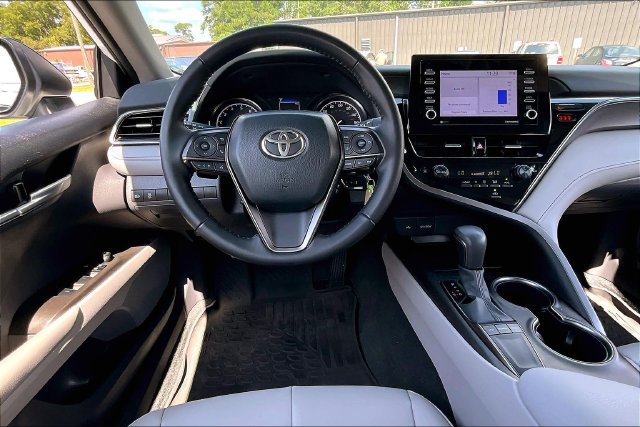 Used 2024 Toyota Camry SE FWD image 8