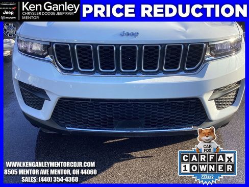 Used 2023 Jeep Grand Cherokee Laredo image 12