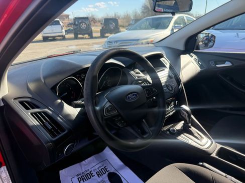 Used 2015 Ford Focus SE image 12