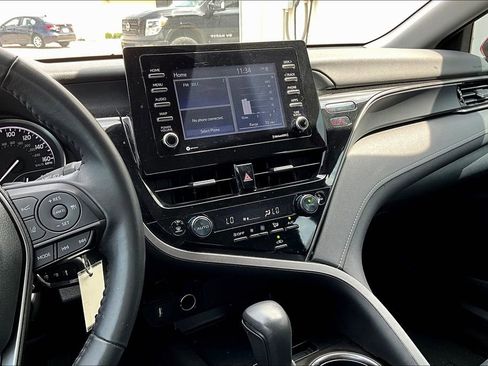 Used 2024 Toyota Camry SE image 8