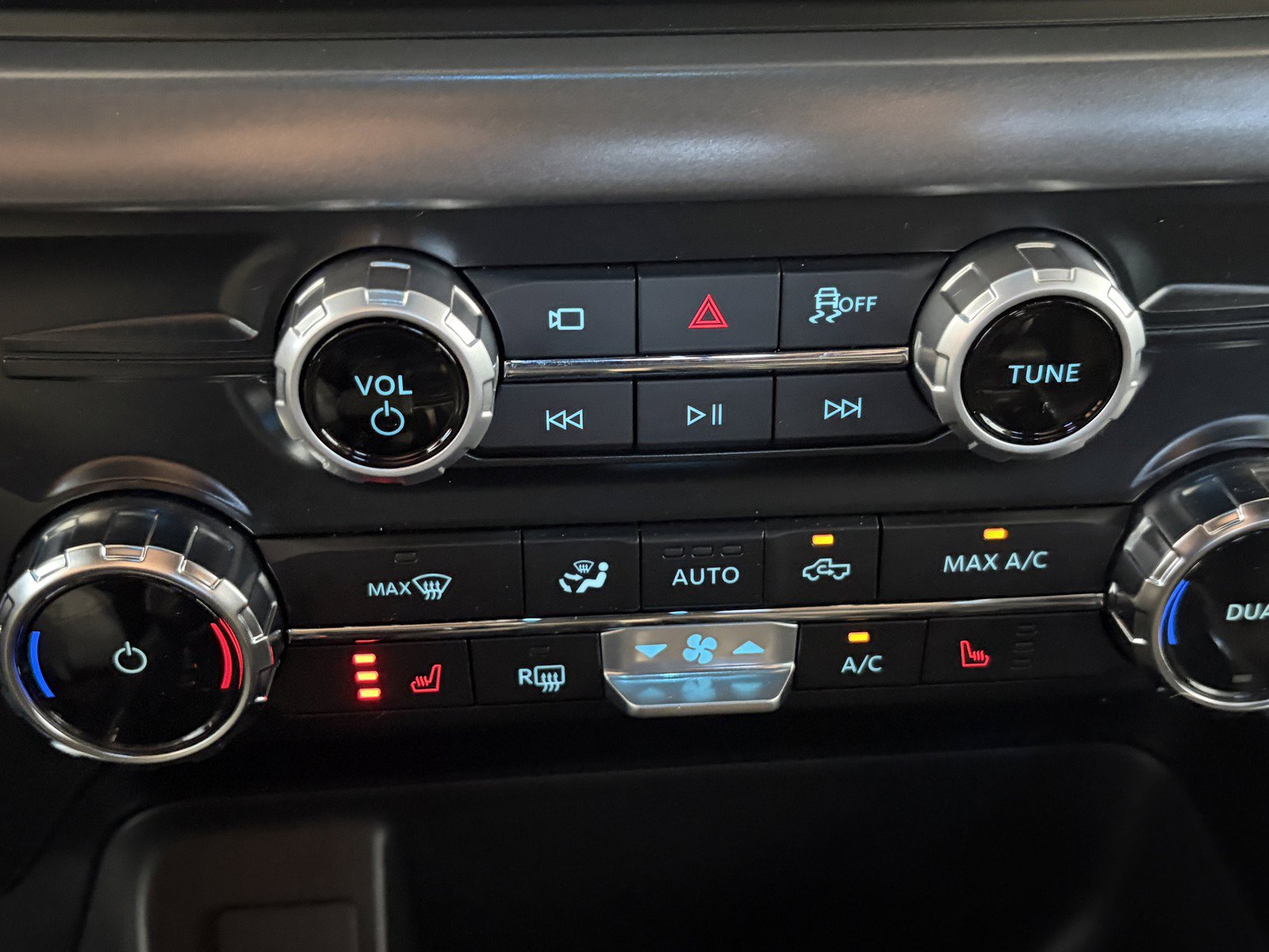 Used 2025 Ford F150 XLT w/ Equipment Group 302A MID AWD/4WD image 15