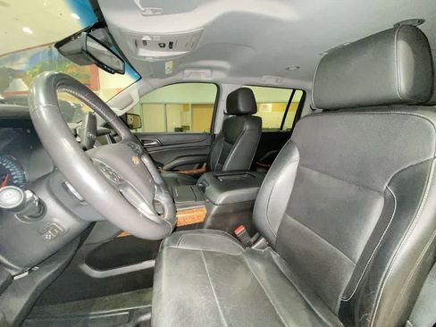 Used 2018 Chevrolet Suburban Premier image 13