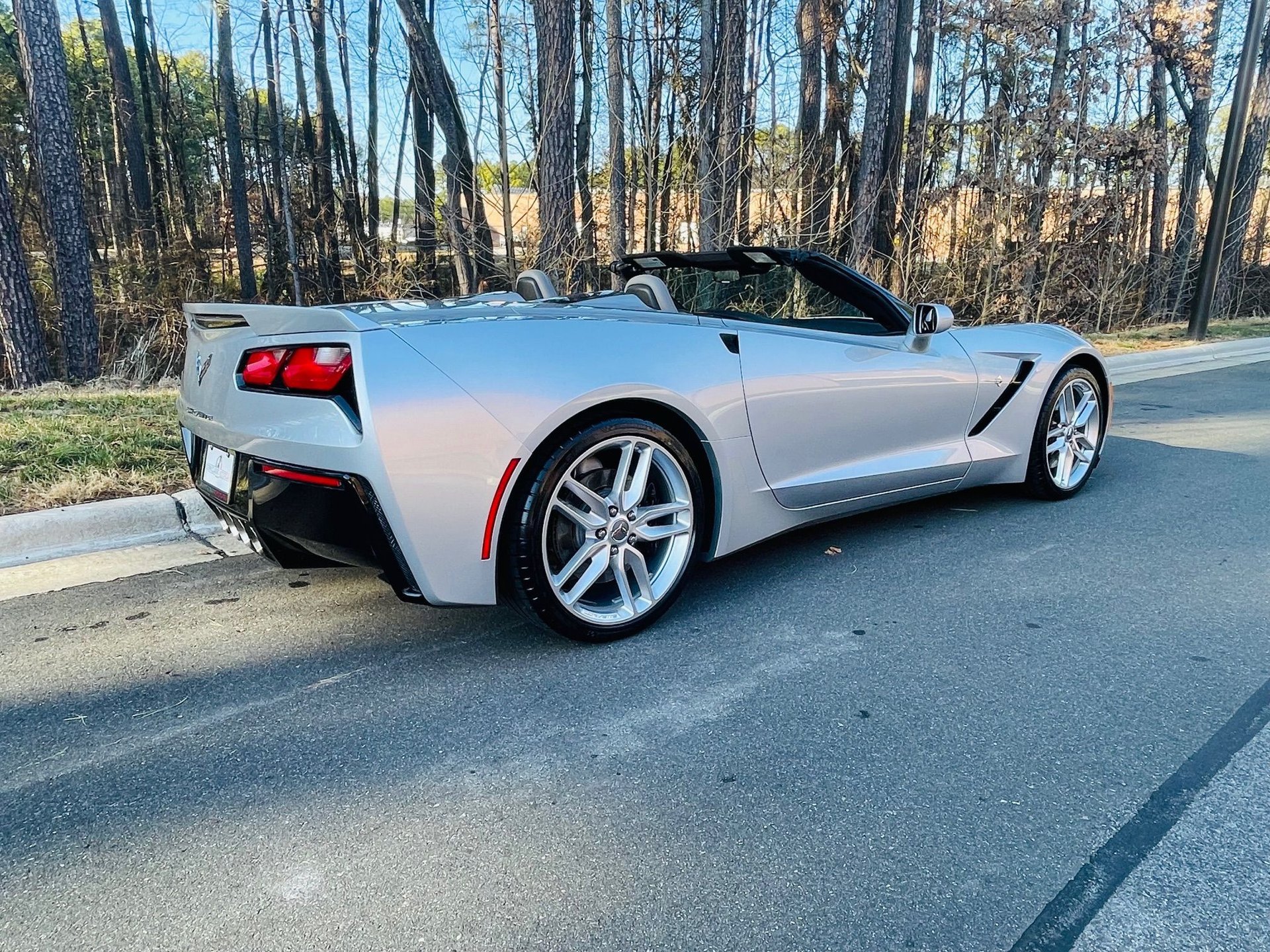 Used 2015 Chevrolet Corvette Stingray Convertible w/ 2LT Preferred Equipment Group RWD image 2