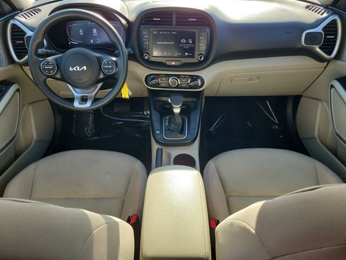 Used 2023 Kia Soul LX image 13