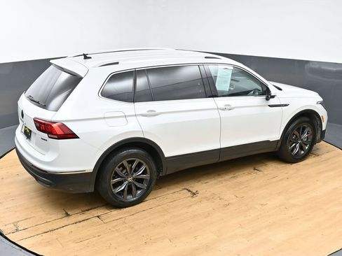 Used 2023 Volkswagen Tiguan SE image 45
