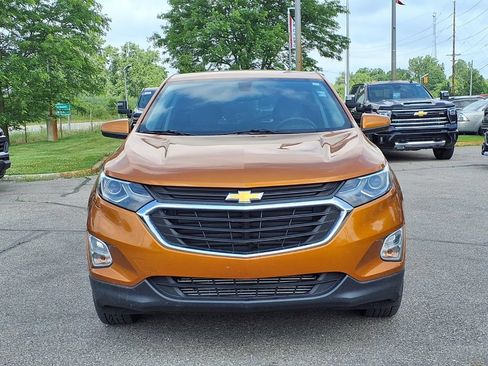 Used 2018 Chevrolet Equinox LT FWD image 2