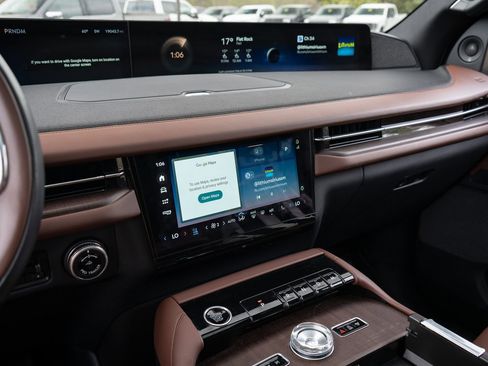 Used 2025 Lincoln Navigator L Reserve image 46