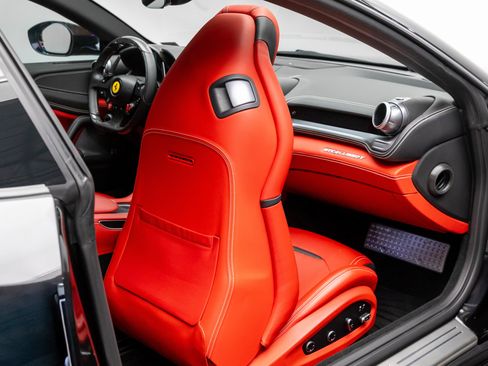 Used 2020 Ferrari GTC4Lusso T RWD image 28
