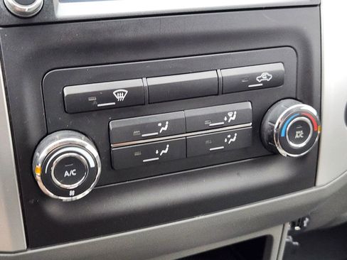 Used 2019 Nissan Frontier SV image 32