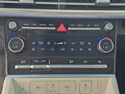 Used 2025 Hyundai Santa Fe Calligraphy FWD image 44