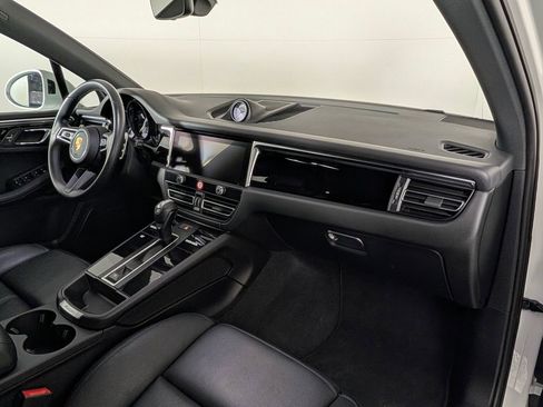 Certified 2023 Porsche Macan image 19