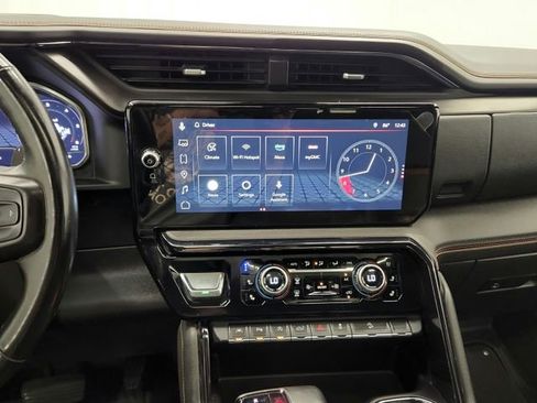 Used 2023 GMC Sierra 1500 AT4 w/ Technology Package AWD/4WD image 25
