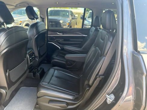 Used 2021 Jeep Grand Cherokee L Limited AWD/4WD image 14