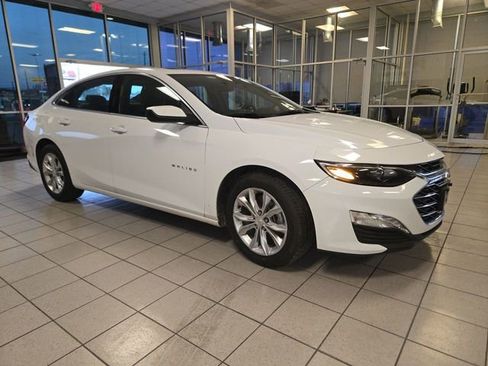 Used 2024 Chevrolet Malibu LT FWD image 2