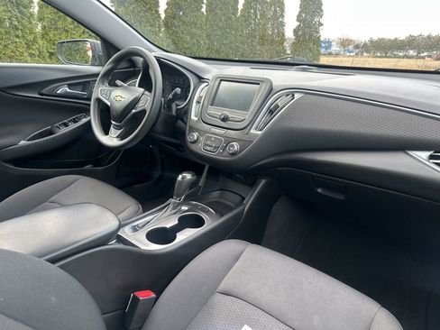 Used 2018 Chevrolet Malibu LS image 12