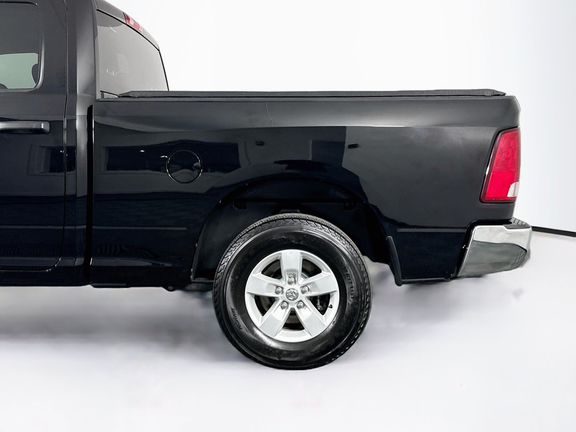 Used 2023 RAM 1500 Classic SLT AWD/4WD image 37