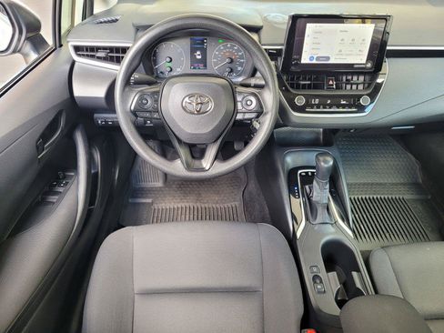 Used 2025 Toyota Corolla LE FWD image 21