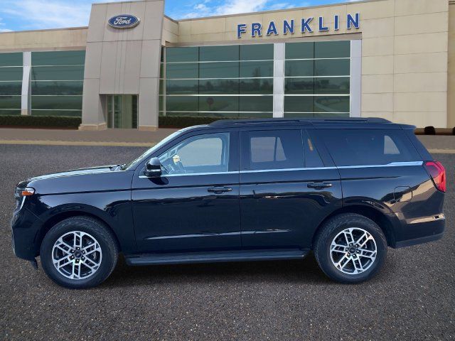 Used 2025 Ford Expedition Active AWD/4WD image 4