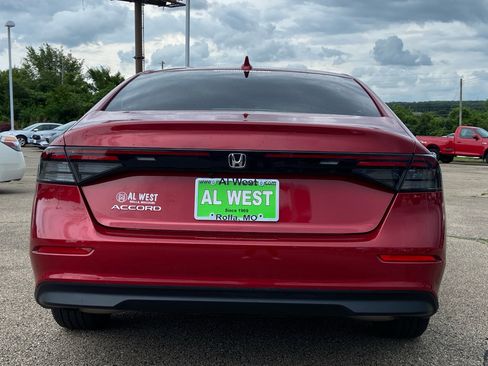 Used 2024 Honda Accord EX image 4