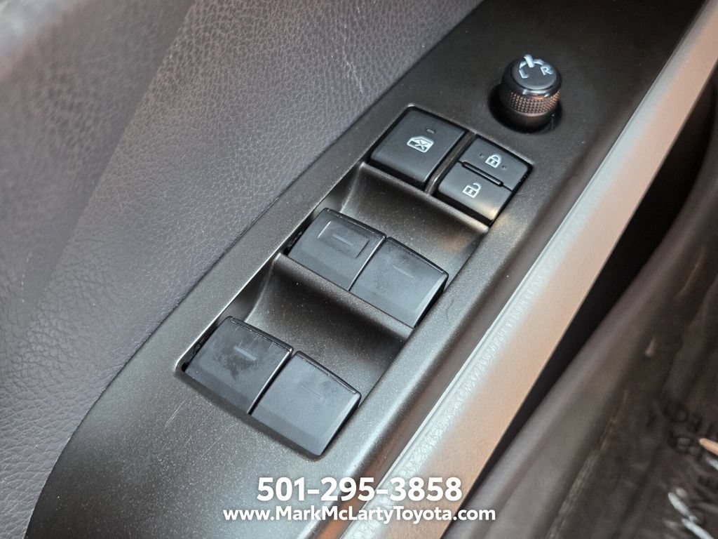 Used 2024 Toyota Camry SE FWD image 23