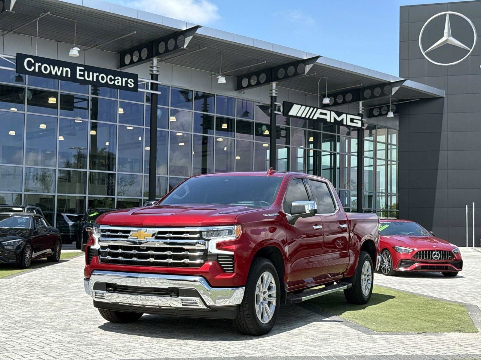 Used 2025 Chevrolet Silverado 1500 LTZ w/ LTZ Premium Package RWD image 1