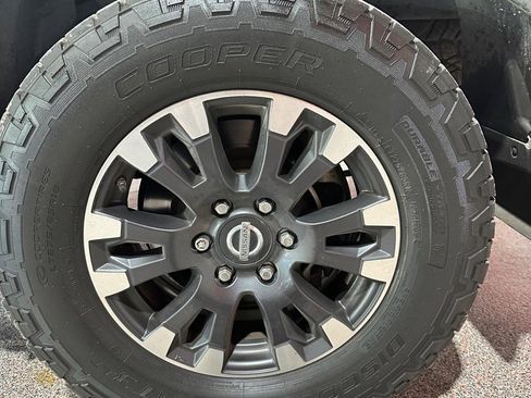 Used 2018 Nissan Titan PRO-4X w/ Pro-4x Convenience Package image 10