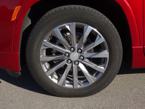 Used 2023 Chevrolet Traverse Premier w/ LPO, Floor Liner Package FWD image 28
