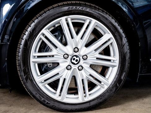 Used 2021 Bentley Flying Spur W12 image 10