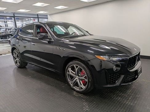 Used 2022 Maserati Levante Modena image 3