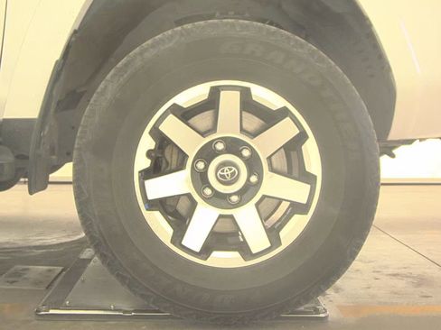 Used 2021 Toyota 4Runner TRD Off-Road Premium image 10