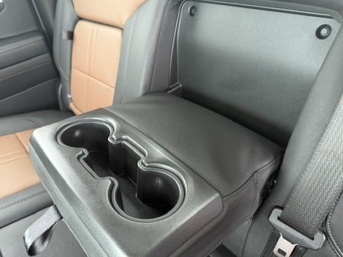 Used 2025 Chevrolet Silverado 1500 High Country AWD/4WD image 31