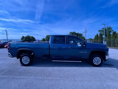 Used 2024 Chevrolet Silverado 2500 LT AWD/4WD image 9