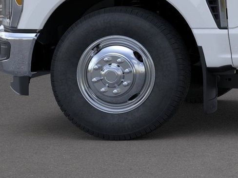 New 2026 Ford F350 XLT RWD image 19