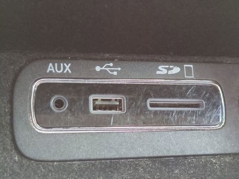 Used 2015 Jeep Grand Cherokee Limited w/ Trailer Tow Group IV image 21