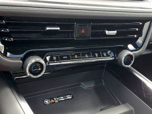 New 2026 Chevrolet Suburban Premier w/ Sun And Tow Package AWD/4WD image 13