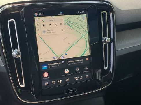 Certified 2023 Volvo XC40 B5 Plus w/ Driver Assist Package AWD/4WD image 22