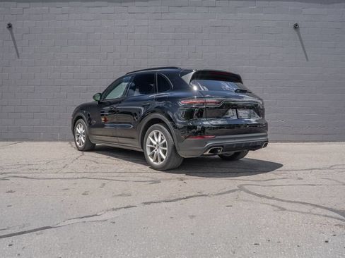 Certified 2021 Porsche Cayenne E-Hybrid AWD/4WD image 3