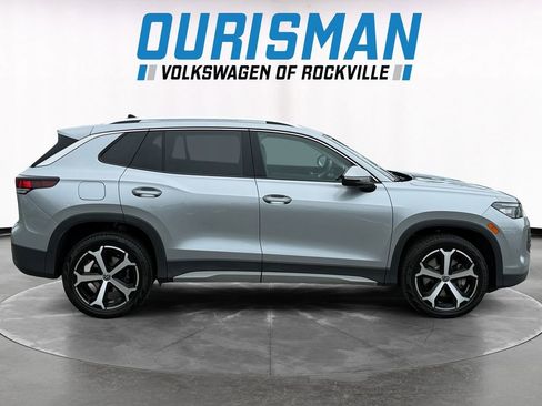 Used 2025 Volkswagen Tiguan SE w/ Panoramic Sunroof Package AWD/4WD image 6