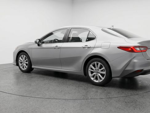 Used 2025 Toyota Camry LE FWD image 6