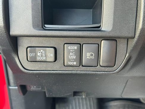 Used 2018 Toyota Tacoma Limited AWD/4WD image 25