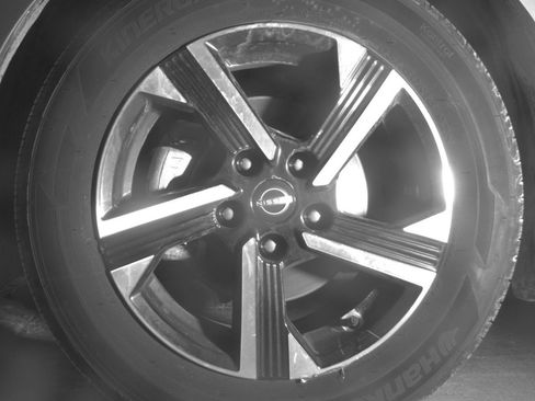 Used 2025 Nissan Sentra SV image 12