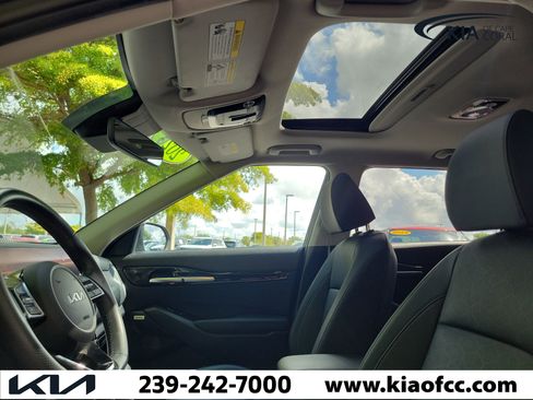 Certified 2024 Kia Seltos SX w/ SX Sunroof Package image 25