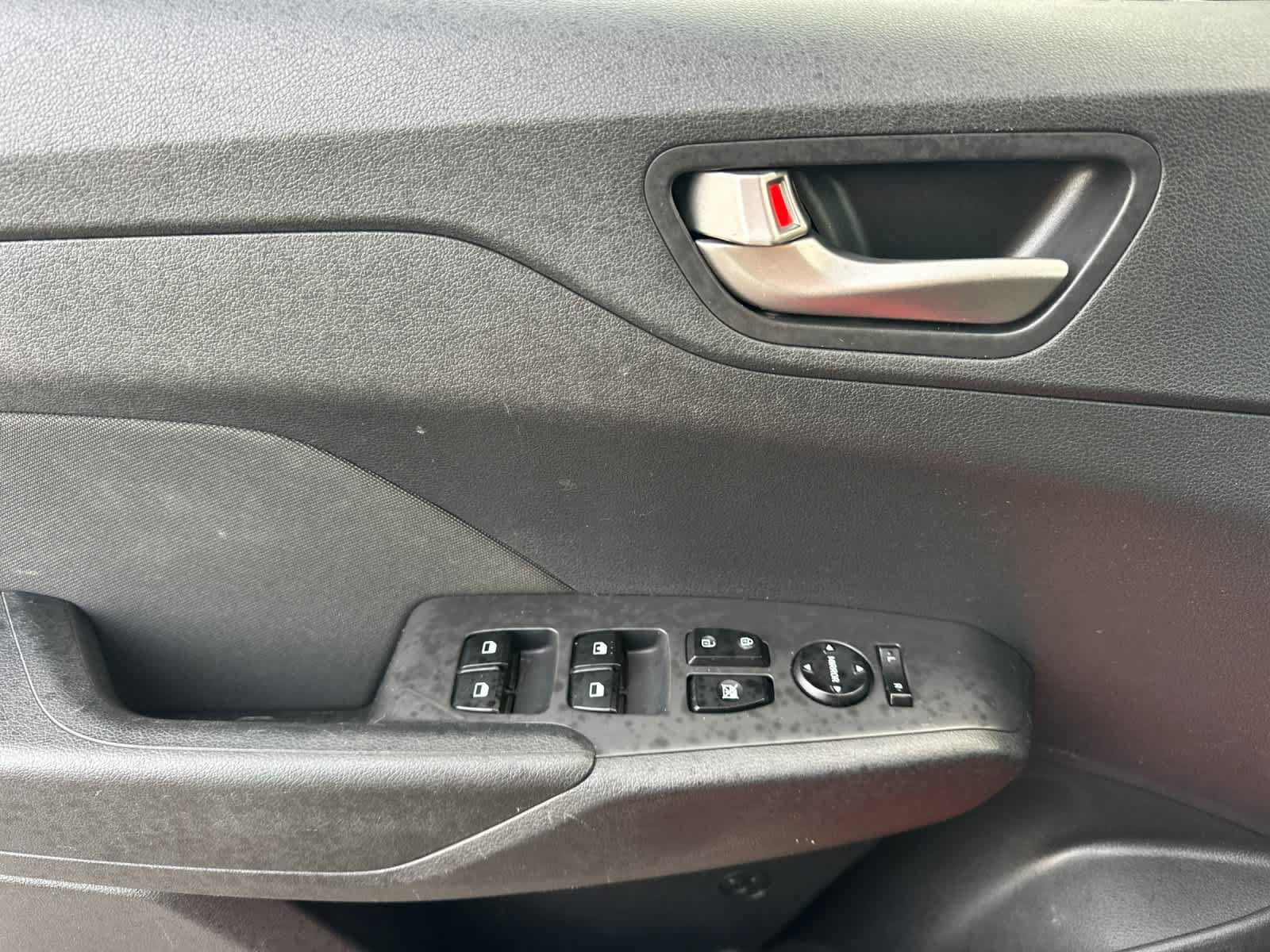 Used 2021 Hyundai Accent SE FWD image 13