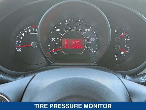 Used 2016 Kia Soul + image 25