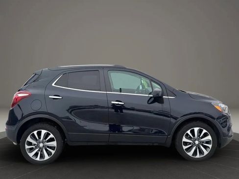 Used 2022 Buick Encore Preferred w/ Safety Package AWD/4WD image 2