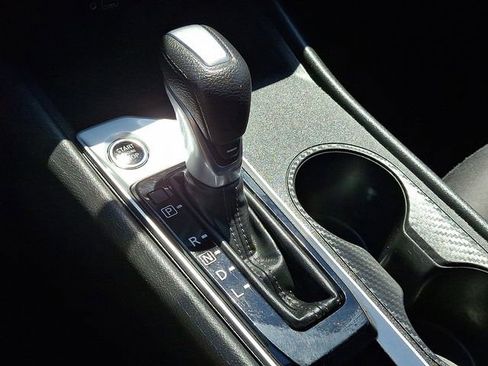Used 2024 Nissan Altima 2.5 S FWD image 14